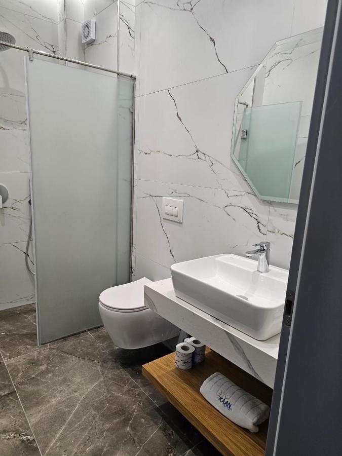 Kaan Hotel Radhimë Extérieur photo