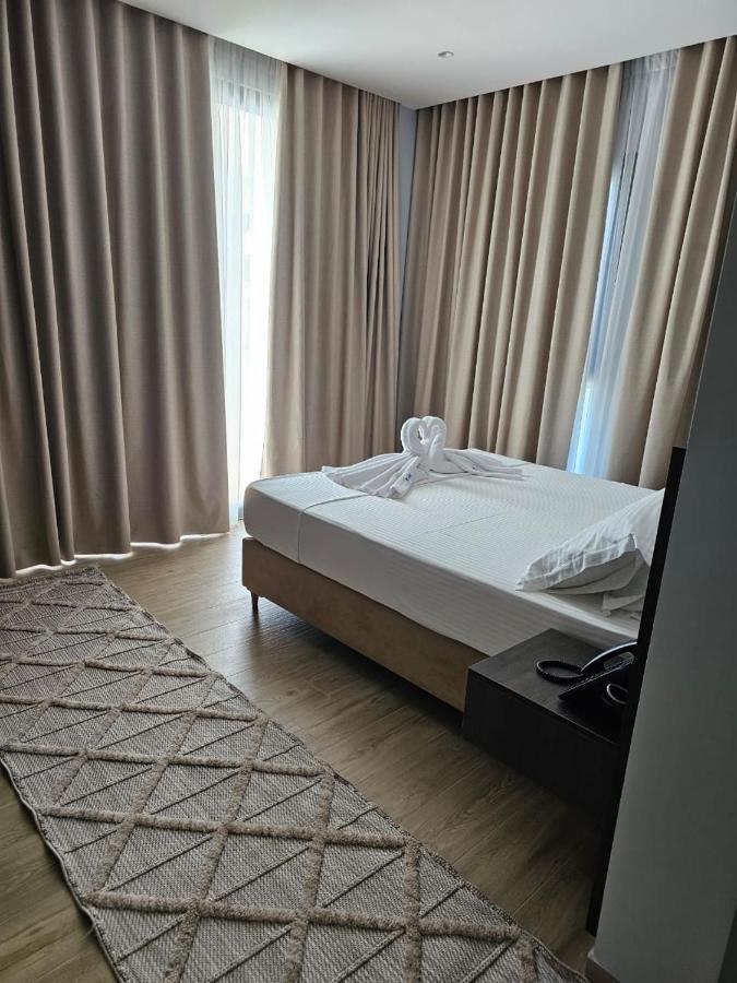 Kaan Hotel Radhimë Extérieur photo